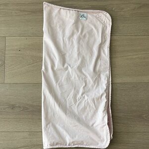 Ollie Swaddle Newborn in Light Pink